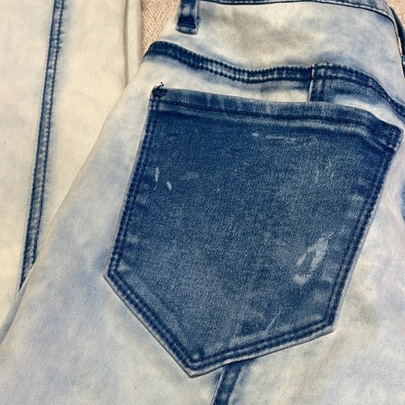 Stretchy High Waisted Skinny Jeans 💙 Made w/ Spandex - 90s Bleached Denim Look - Picture 5 of 8